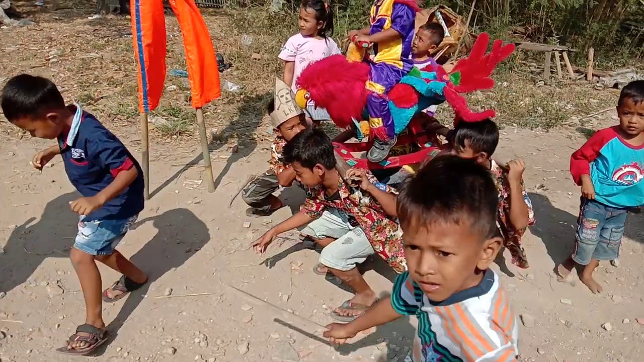 Viral lucu punya bakat bocah cilik jadi pemain odong odong