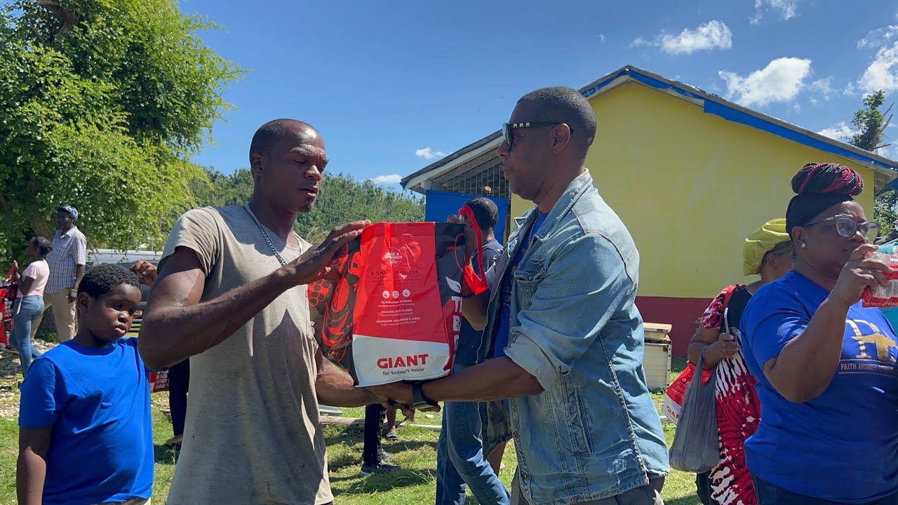 Massive food distribution for St. Elizabeth 