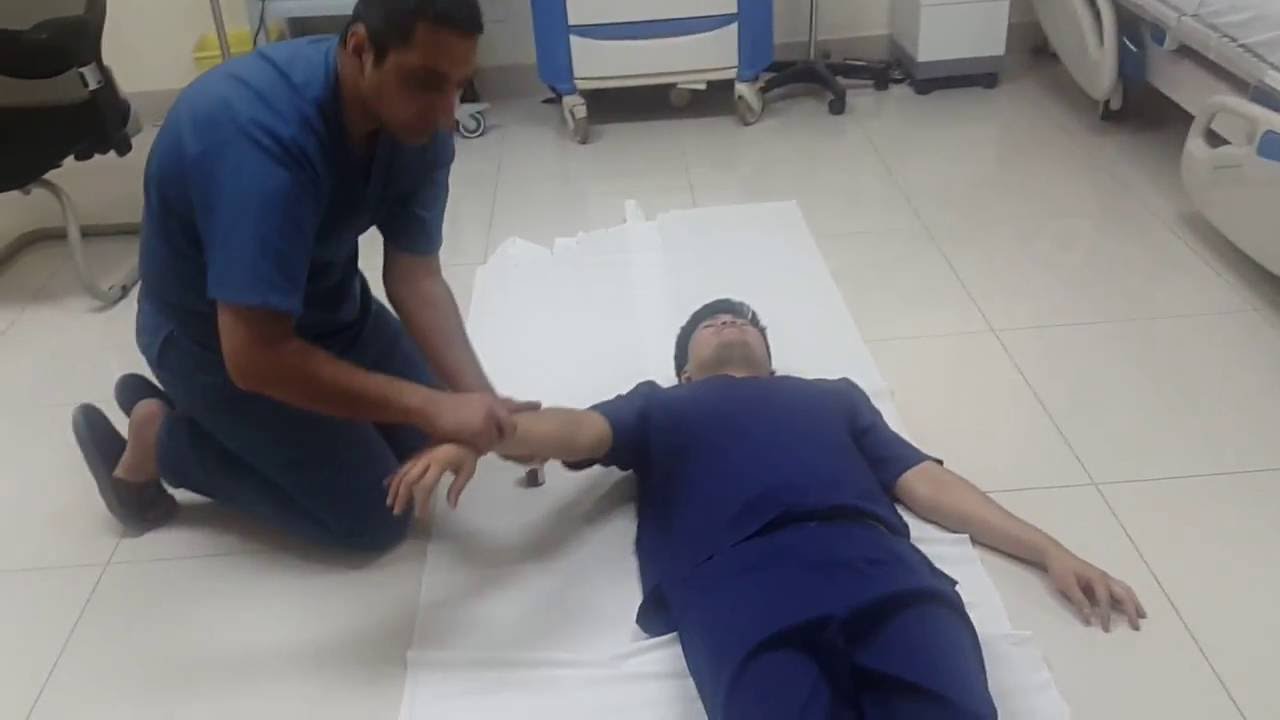 طريقة التعامل و الإسعافات الأوليه مع مصاب بلدغة ثعبان أو عقرب.