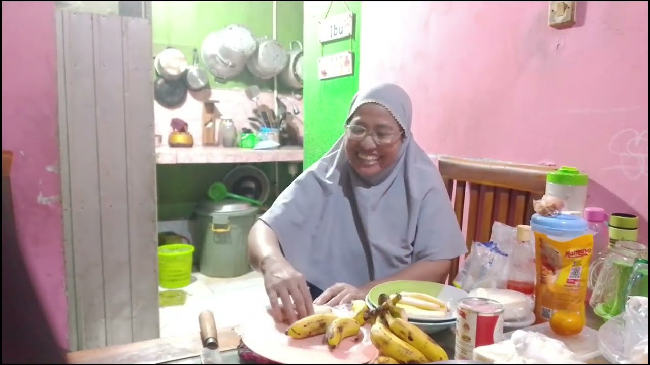 Persiapan buka puasa bikin pizza kW ,pisang panggang,bala-bala