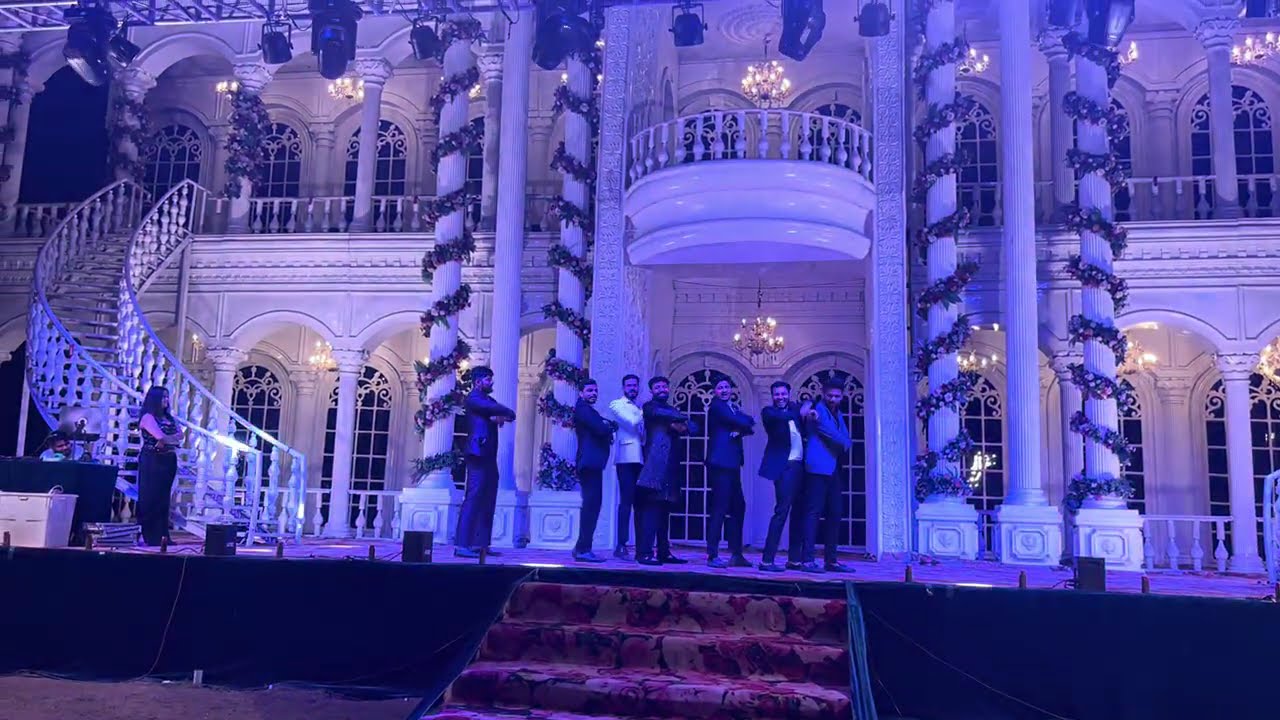 Wedding  Dance 😎 bride surprise  entry ￼bachan hai hassino/ tum se milke / die with smile