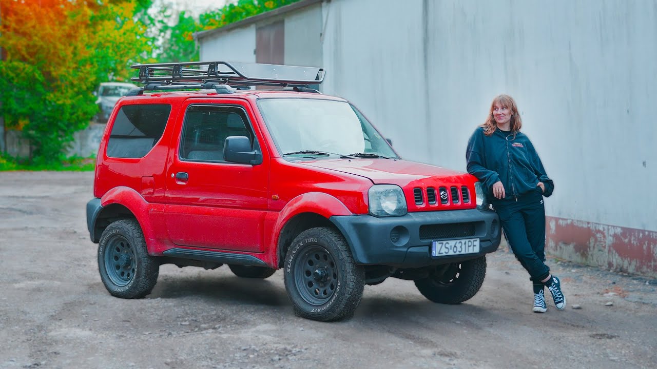WIFE WORKS ON HER SUZUKI JIMNY
