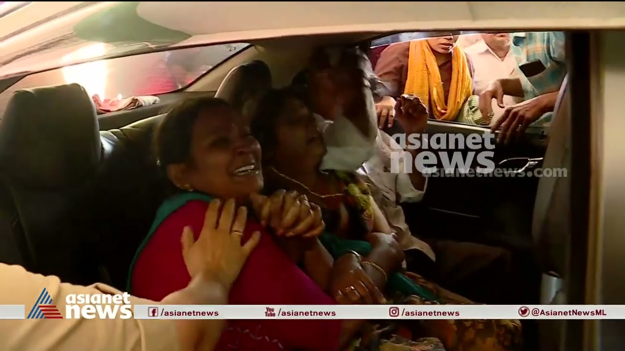 യാത്രക്കിറങ്ങിയത് ഒപ്പം, വഴിമധ്യേ അപകടം;ഡോർ തുറന്നുകൊടുത്ത് രക്ഷിച്ചത് പ്രജിത്ത്| Car accident
