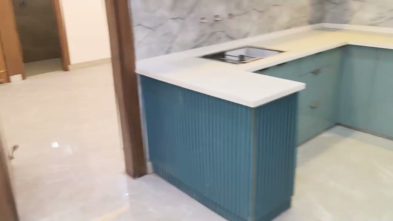 4 Bhk Flat with Lift and Car parking call 9310066155 #flatforsale #3bhkflatlaxminagar 