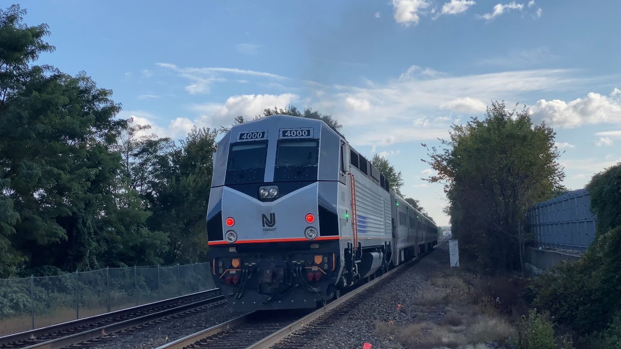 NJT And Metro North Trains On The Bergen County Line At Plauderville