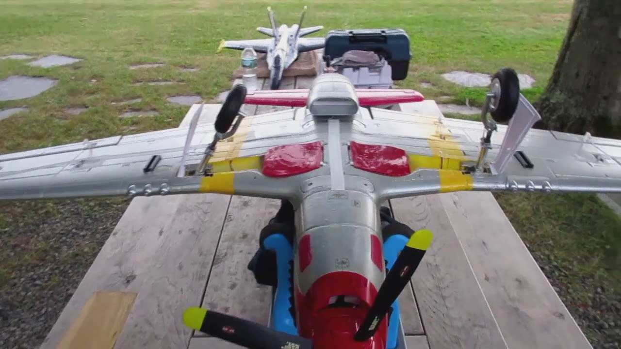 FMS P-51 1450mm Landing gear fail - emergency landing