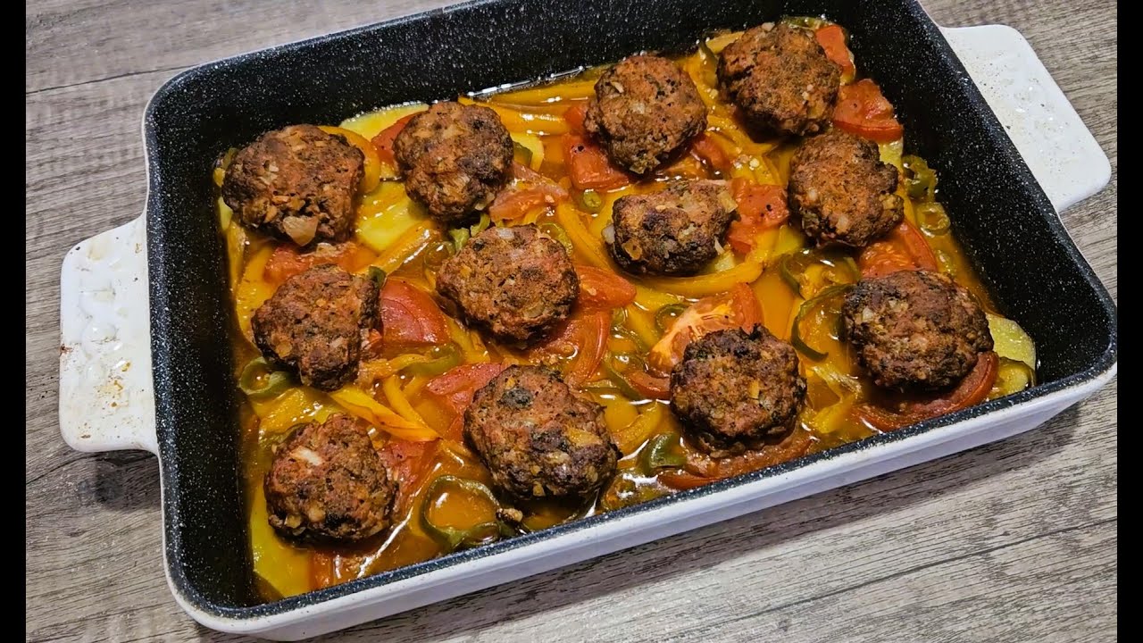 Koftas et pommes de terre au four à la turque/Turkish keftas and potatoes in the oven (eng sub)