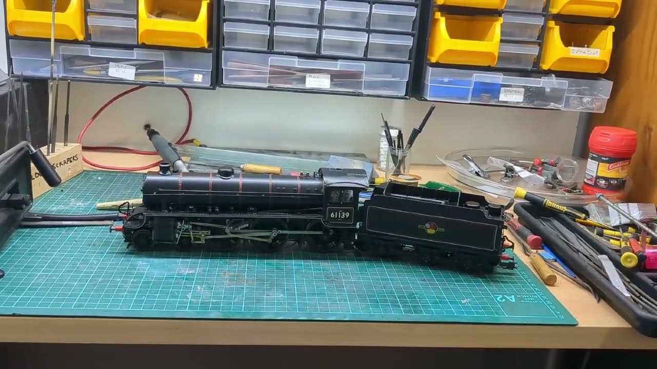 DJH 0 GAUGE  B1, with Lokpilot 5 DCC chip switchable for track power or battery     January 9, 2025