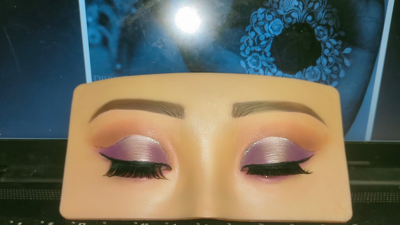 Simple and Beautiful Eye Makeup on Silicon Eye Makeup Practice Board / Dummy