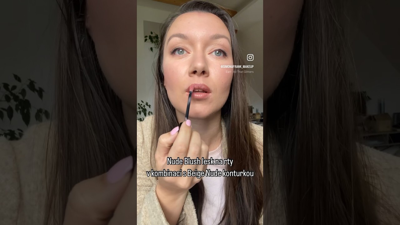 Lesk na rty Nude Blush #liceni #makeuptutorial #kiss #lips #rty #pusa