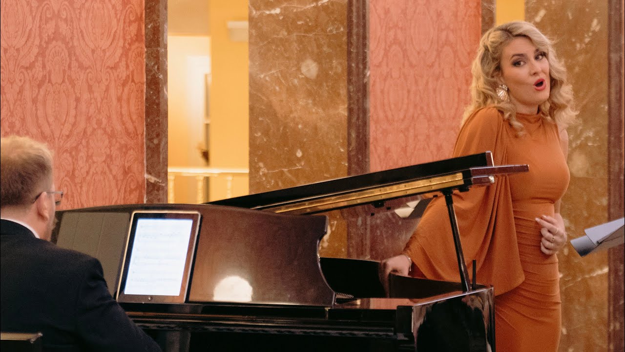 Cuando entre la sombra oscura (T. Bretón) - Sofía Esparza, Rinaldo Zhok - Teatro de la Zarzuela 