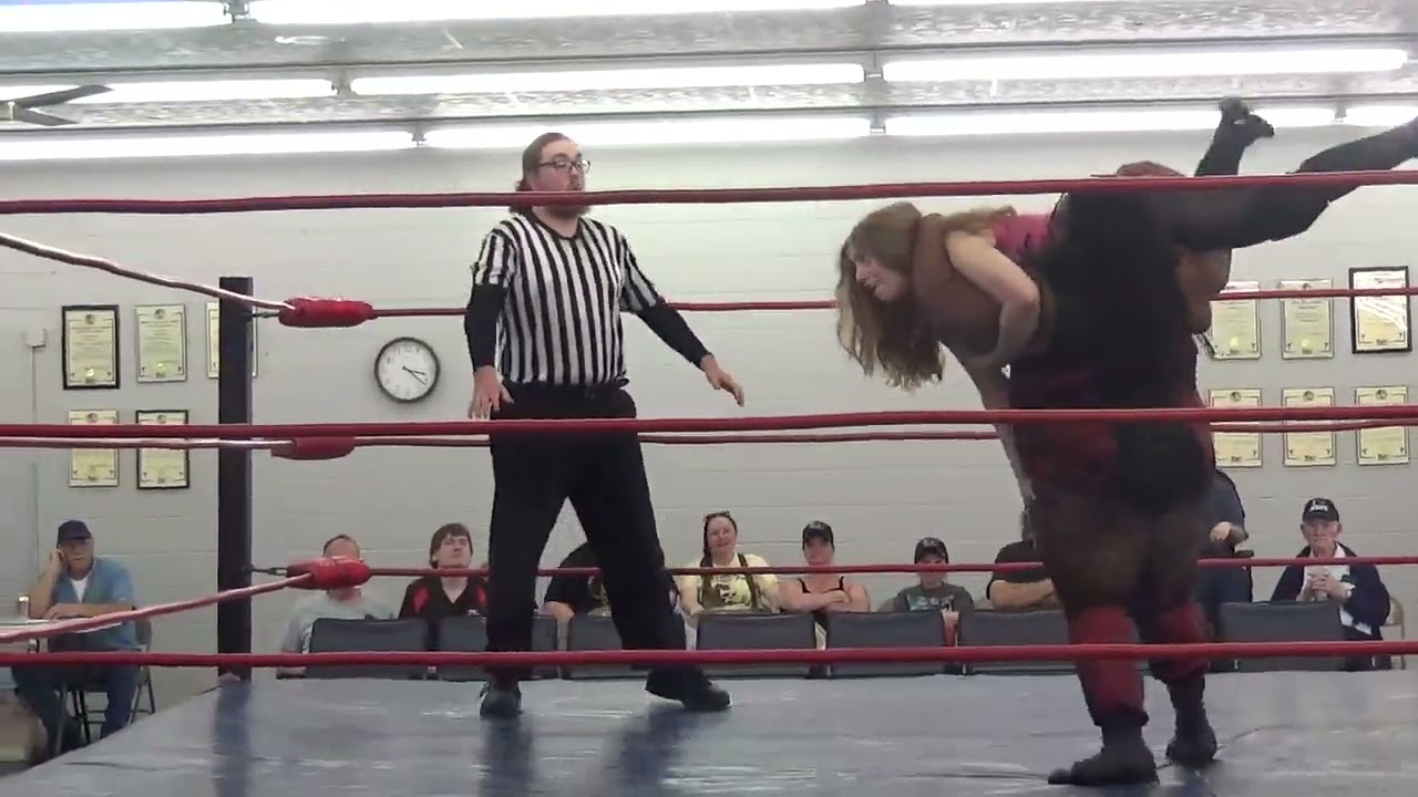 C-REX VS KENZIE BLACK