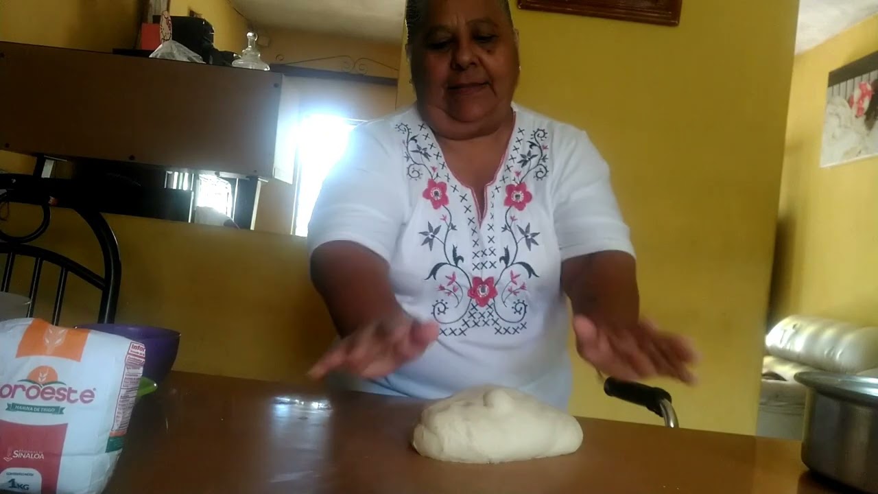 empanadas fritas de harina relleno de piloncillo