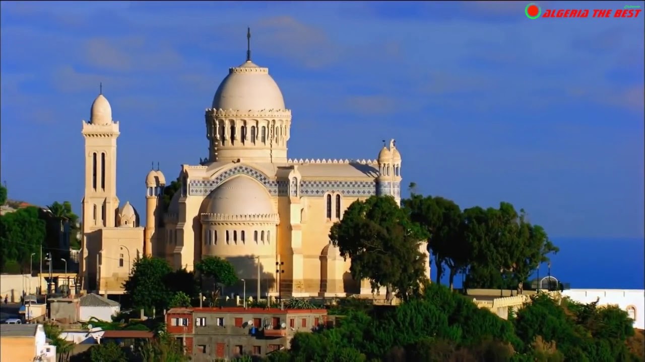 الجزائر العاصمة (المدينة البيضاء) من أجمل المدن العربية