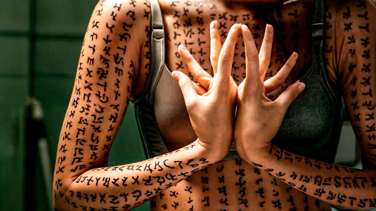 대만에 퍼진 저주에 걸리게 되는 영상!! 악마를 모시는 종교의 불상을 본 여성!! 《넷플릭스》 에 손 꼽히는 불쾌한 대만 공포영화【영화추천/영화리뷰】