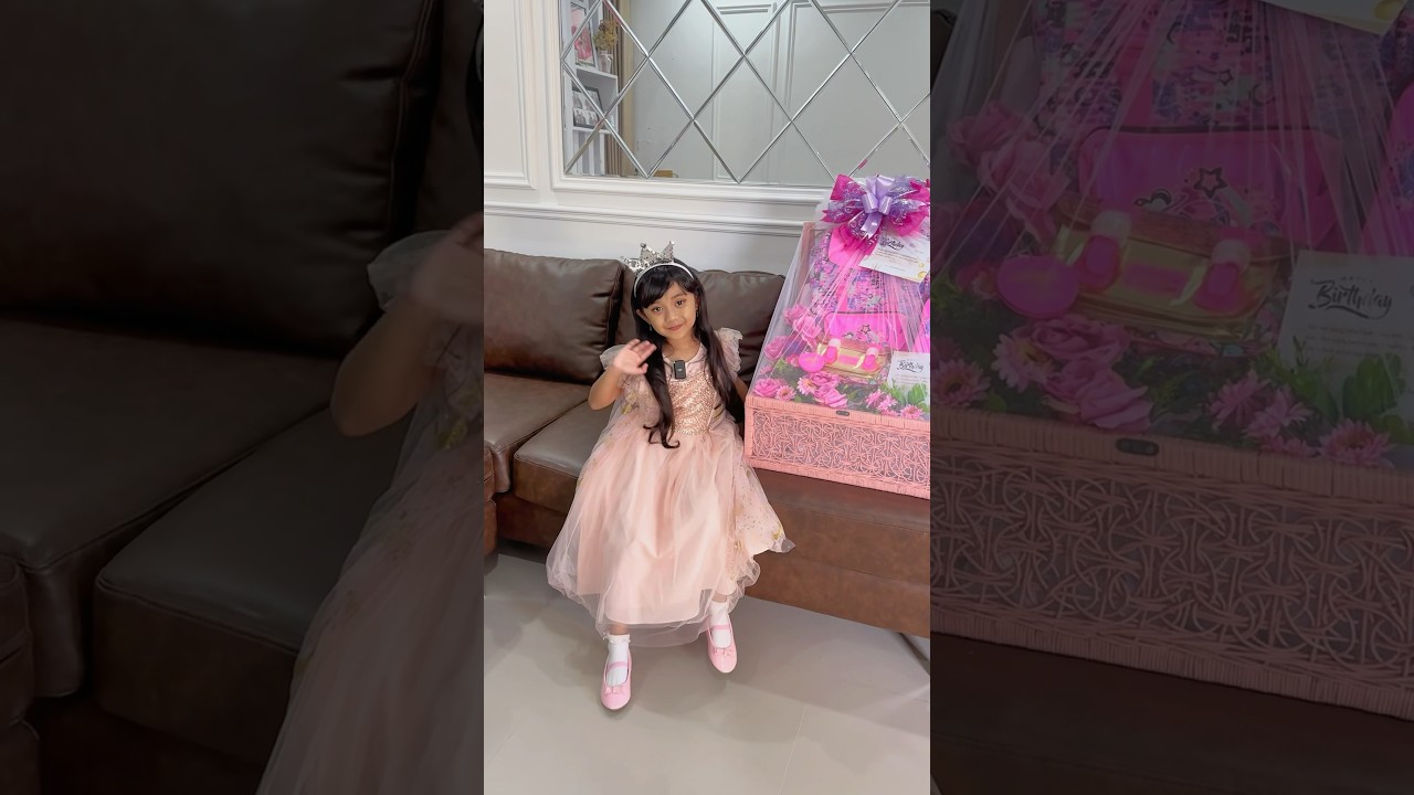 SAMANTHA SERBA PINK KE ACARA ULANG TAHUN KAK DINAR BAWA KADO PINK GEDE 😱  #shorts #short #viral