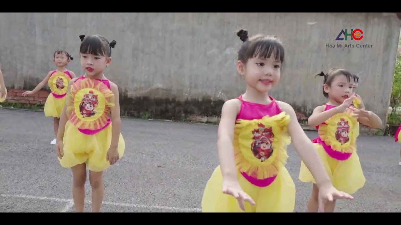 Múa ông trăng mỉm cười/ TTNT Họa Mi Bắc Giang