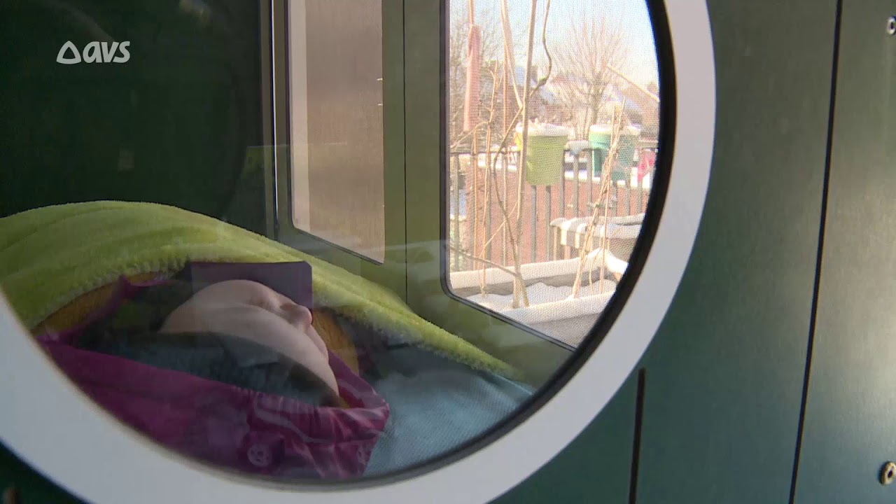 kindjes slapen buiten