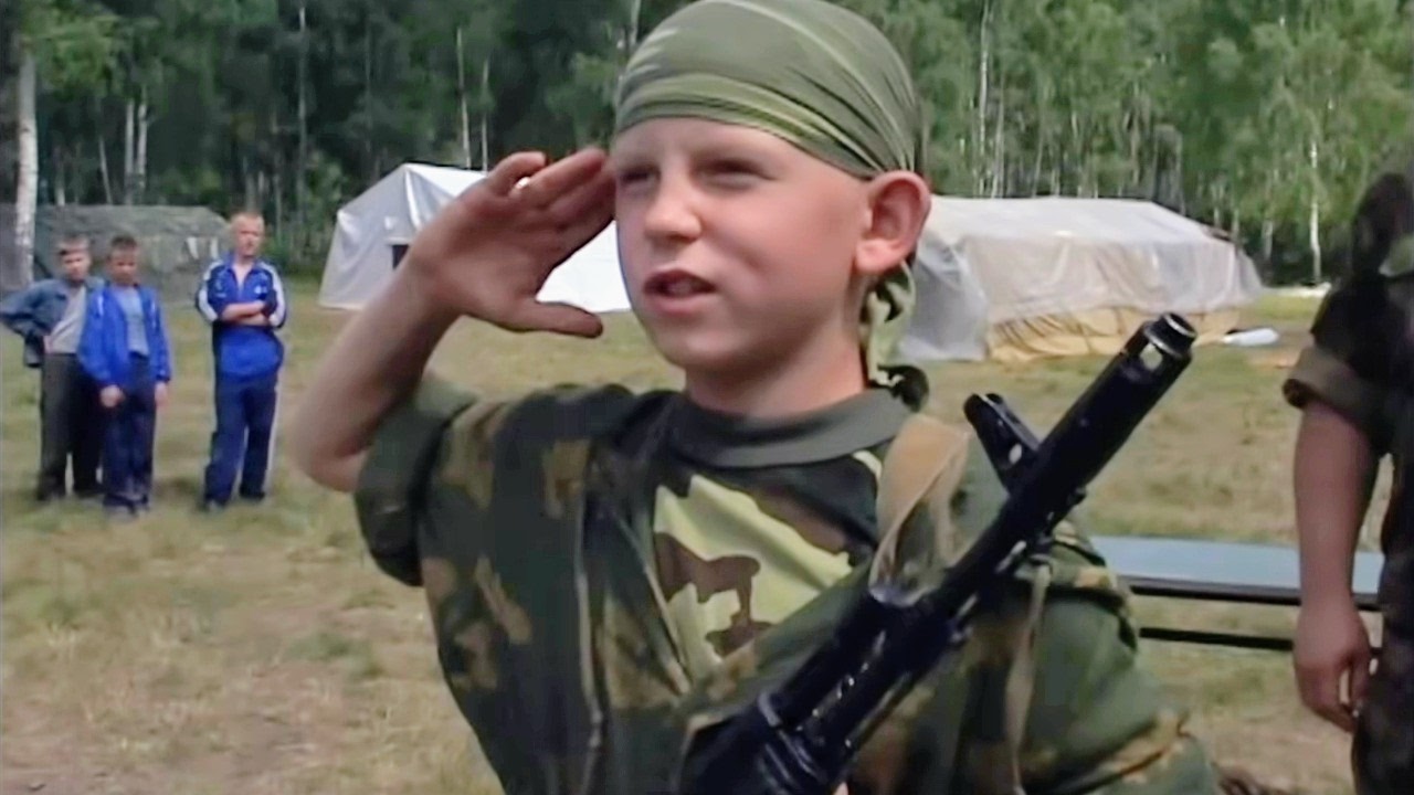 В русских патриотических лагерях
