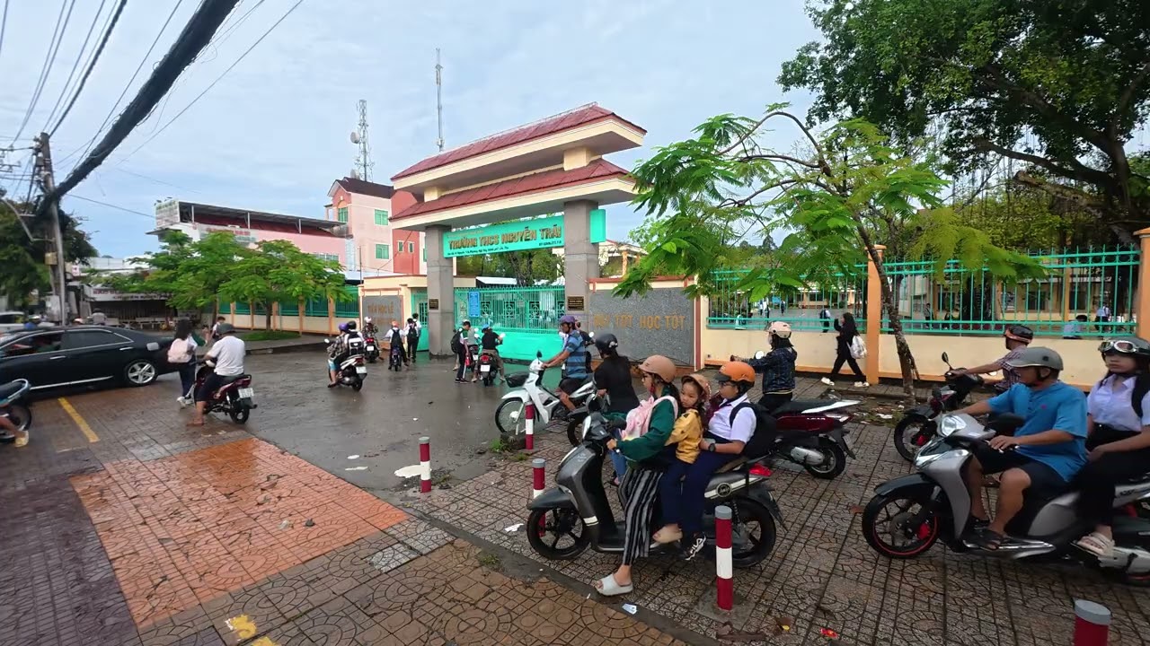 Đến lớp