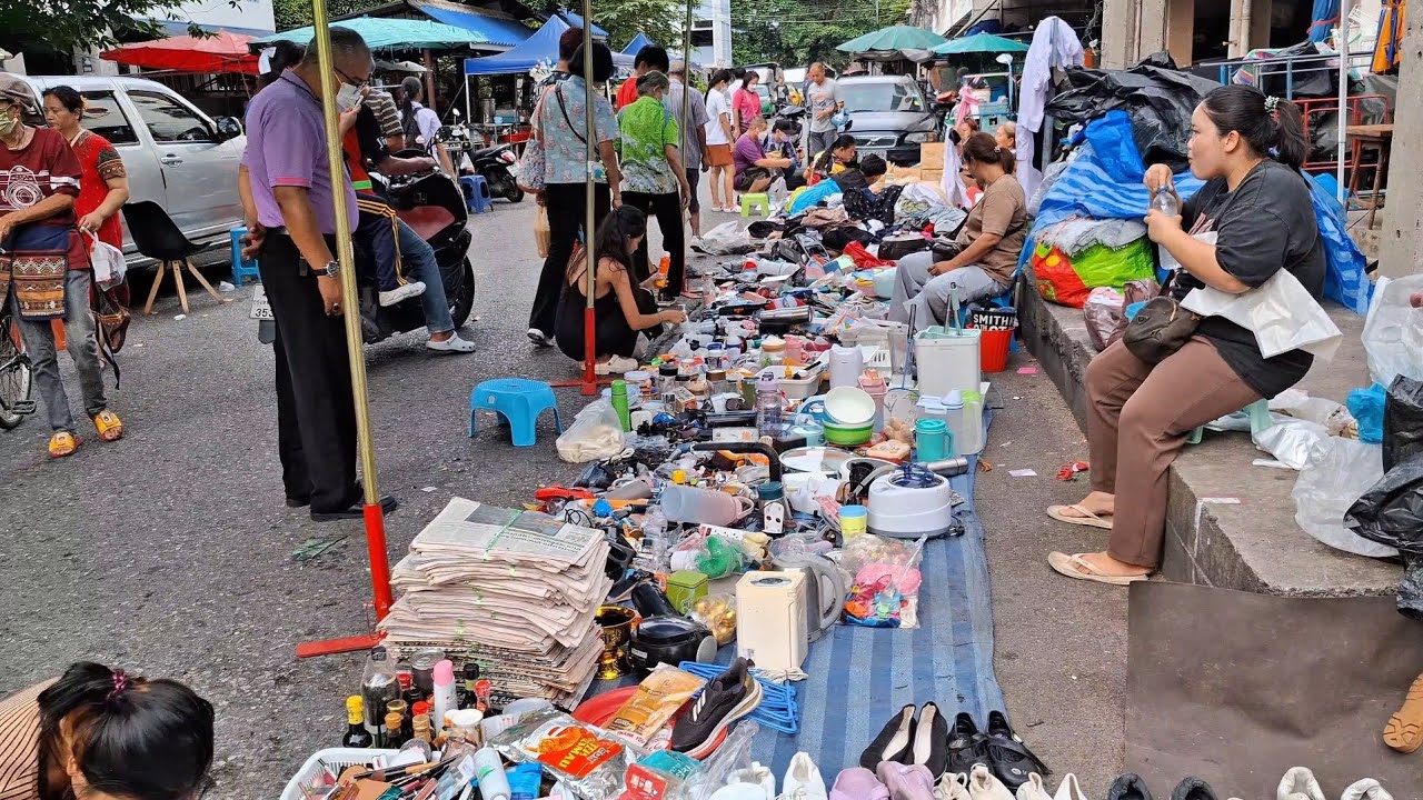 ตลาดดินแดงตอนเช้า ถนนประชาสงเคราะห์ซอย 7