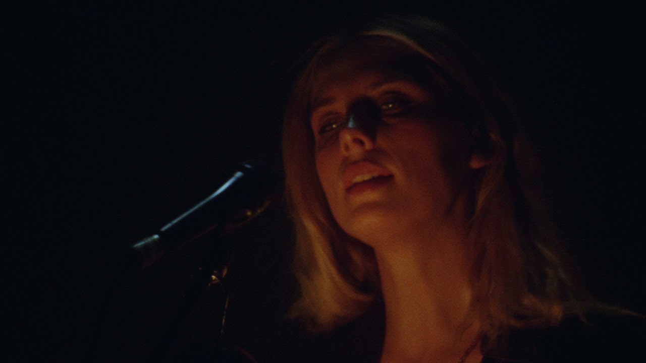 Wolf Alice - Lipstick On The Glass (Live)