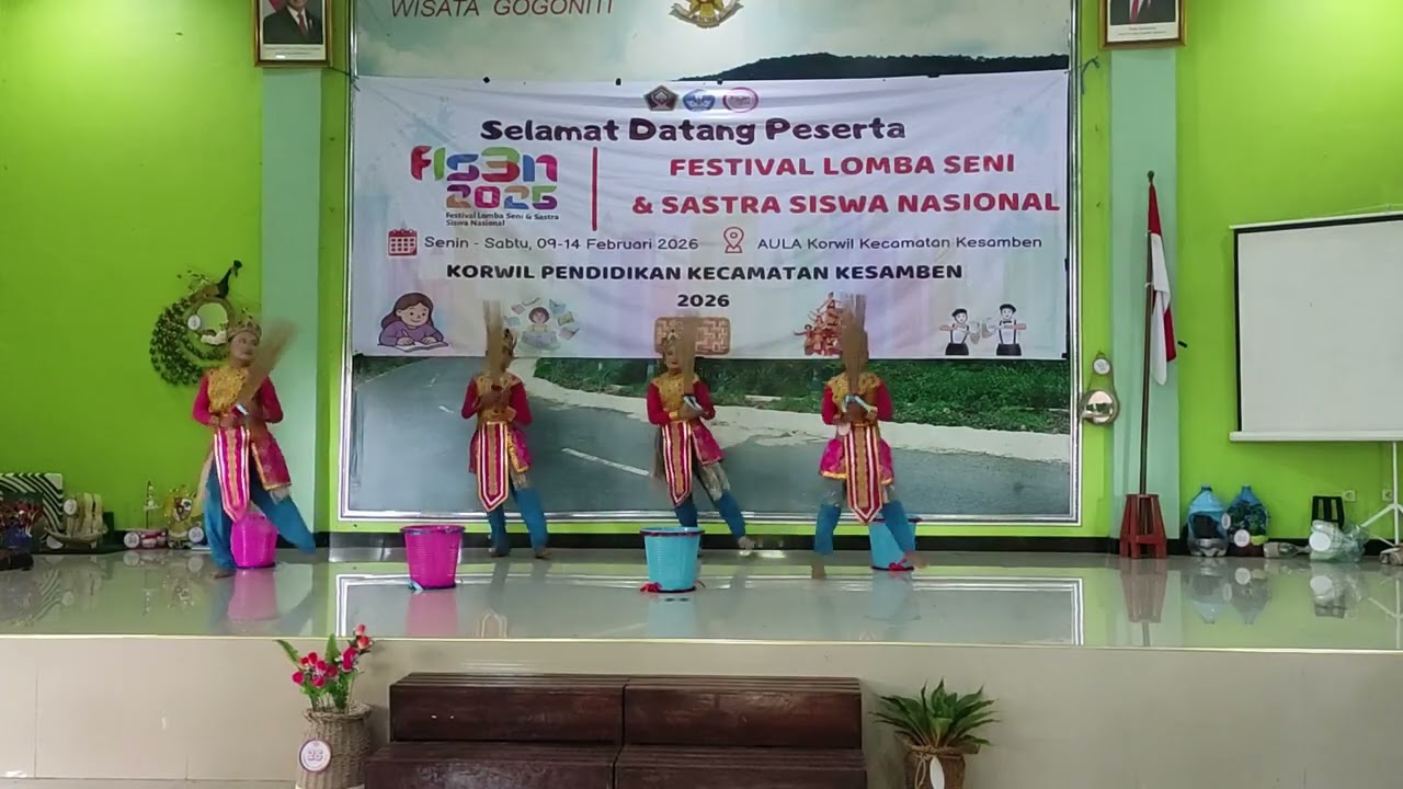 Tari Sapu Kreasi