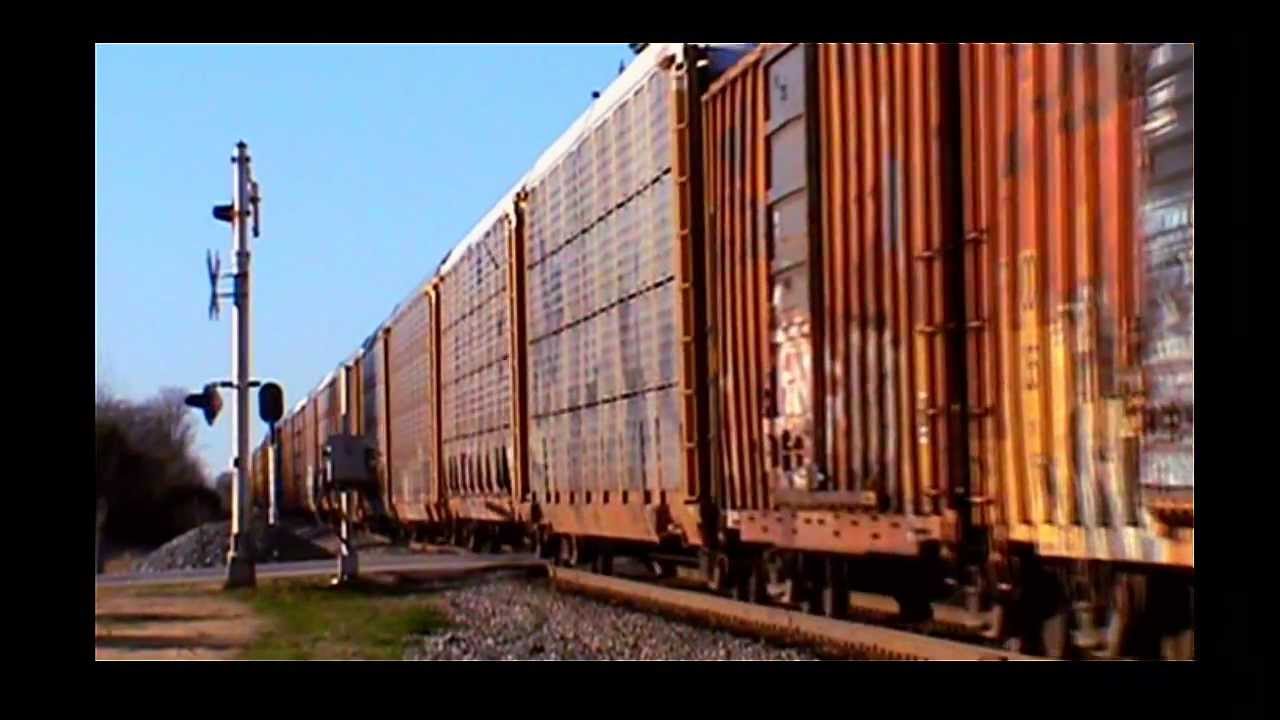 CSX Thunders Through Cowan, Tennessee.