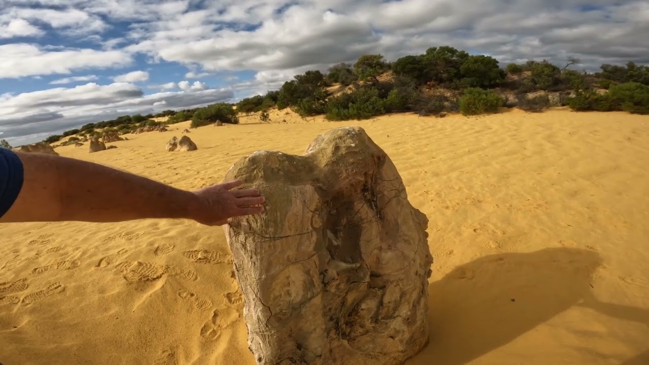 pinnacles desert