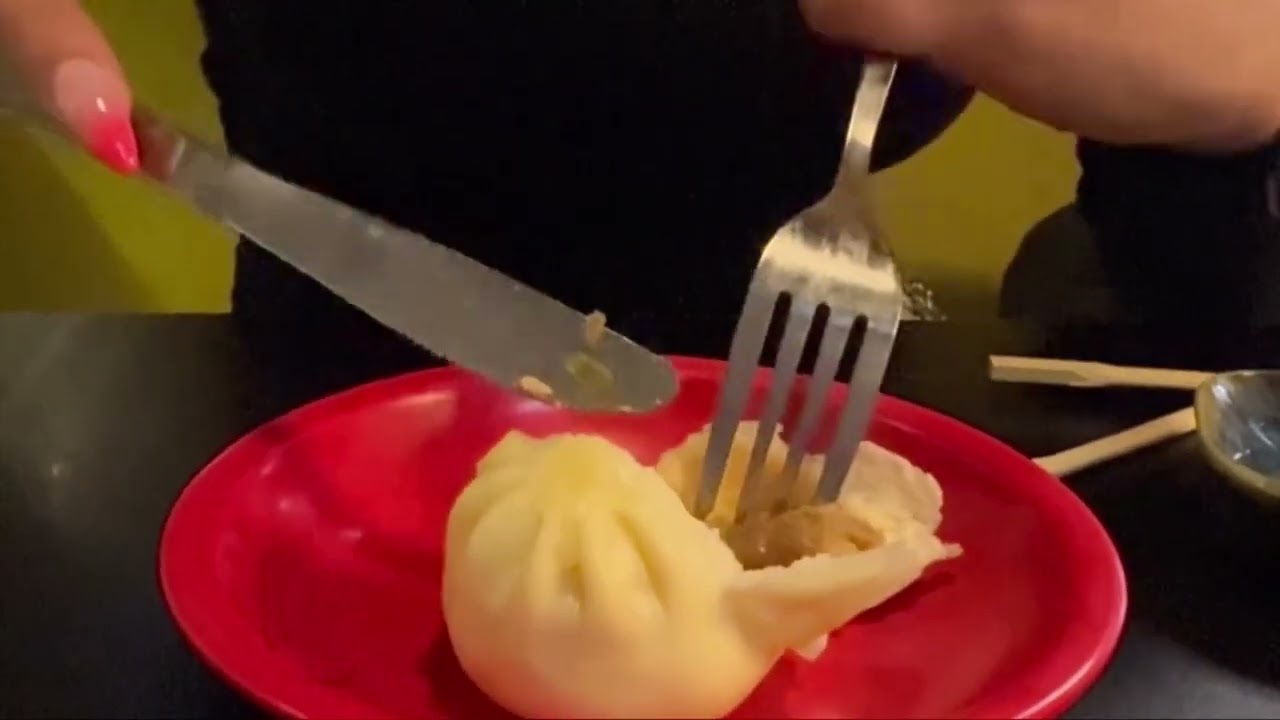 Ochutnáváme nejdivnější jídlo, které jsme kdy viděli – to nemůže být normální!