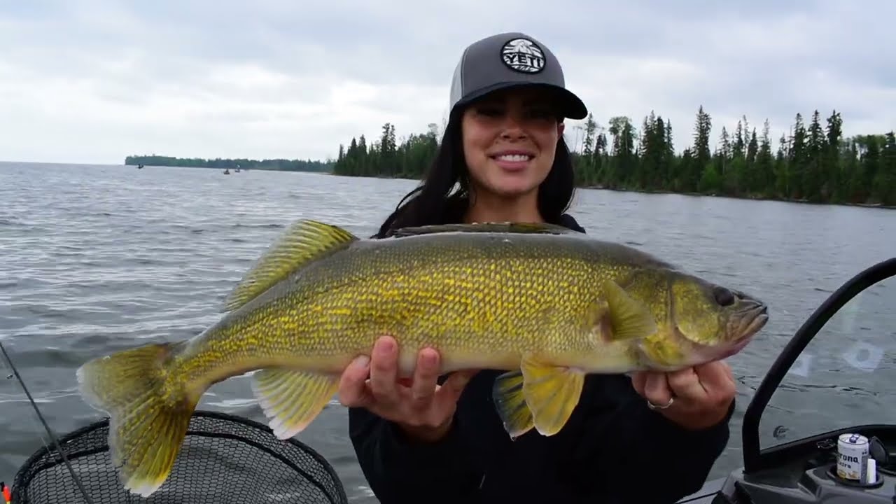 Out Fished By A Girl | Walleye Fishing | Sask | (Catch Clean Cook)