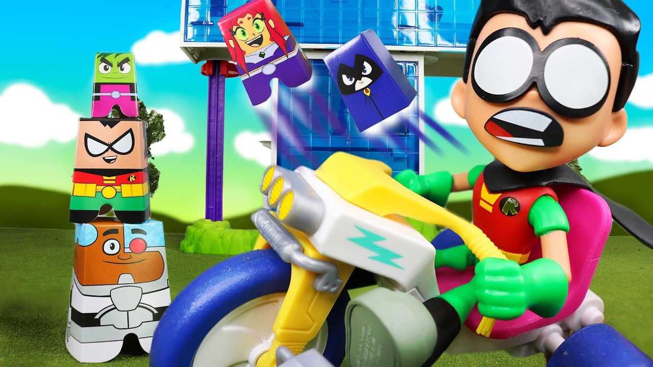 Teen Titans Go To The Movies New Happy Meal Toys and Transforming Teen Titans Go! Face Swappers