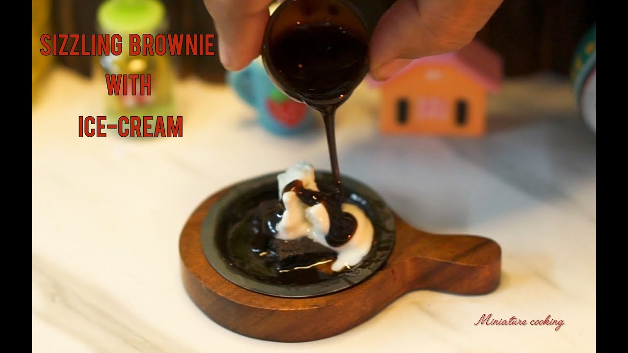Sizzling brownie with icecream | సిజ్లింగ్ బ్రౌనీ విత్ ఐస్ క్రీమ్ in miniature style @Tinycook123