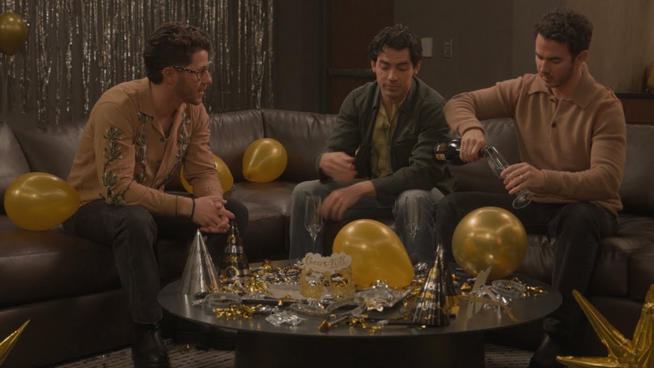 Toast it or Roast it - Jonas Brothers - New Year's Eve Special Streaming LIVE on Samsung TV Plus
