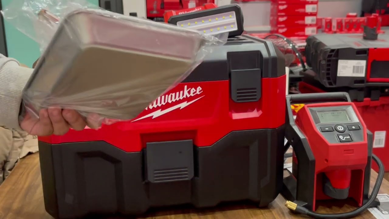 Deal siêu ngon nhà Milwaukee M12 PAL / VC-2 / Bơm hơi M12 LH: 039 6789 260