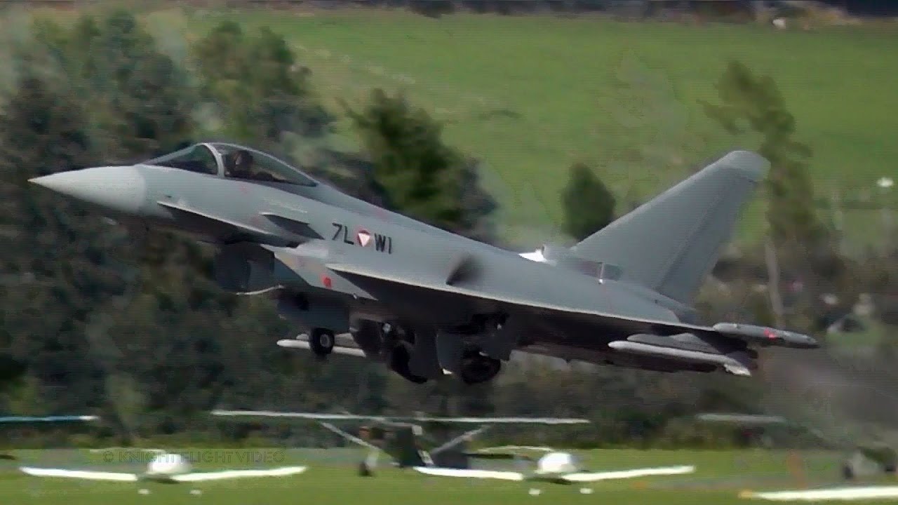 Eurofighter Typhoon very loud and powerful Display @ Airpower Zeltweg 2016