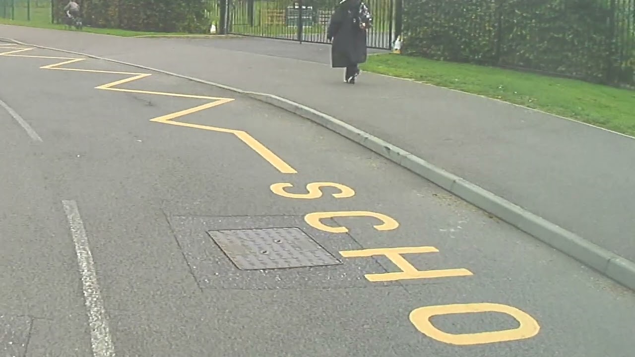 LB71FWG Mobile Phone Forge Wood School - 01/10/2025