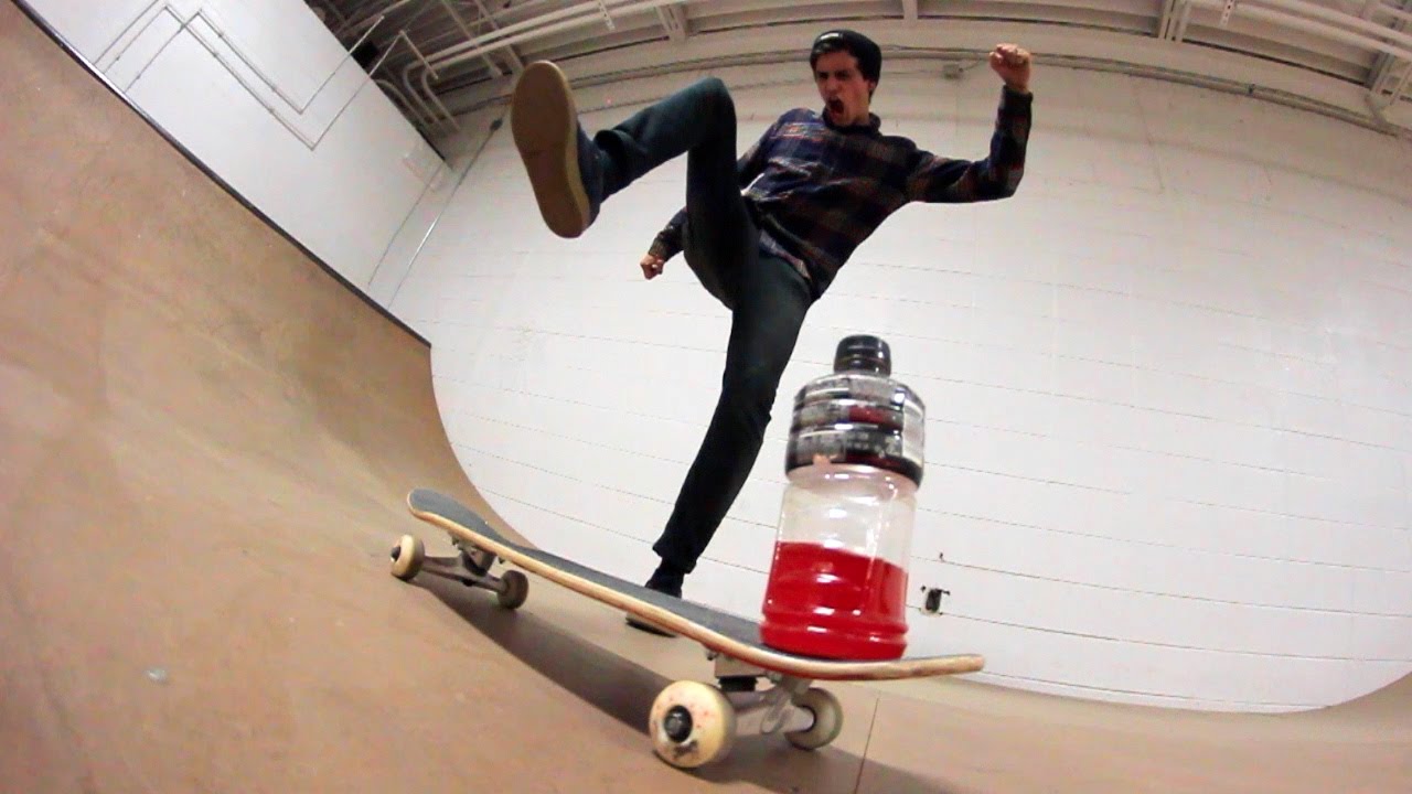 CRAZY SKATEPARK BOTTLE FLIPPING!