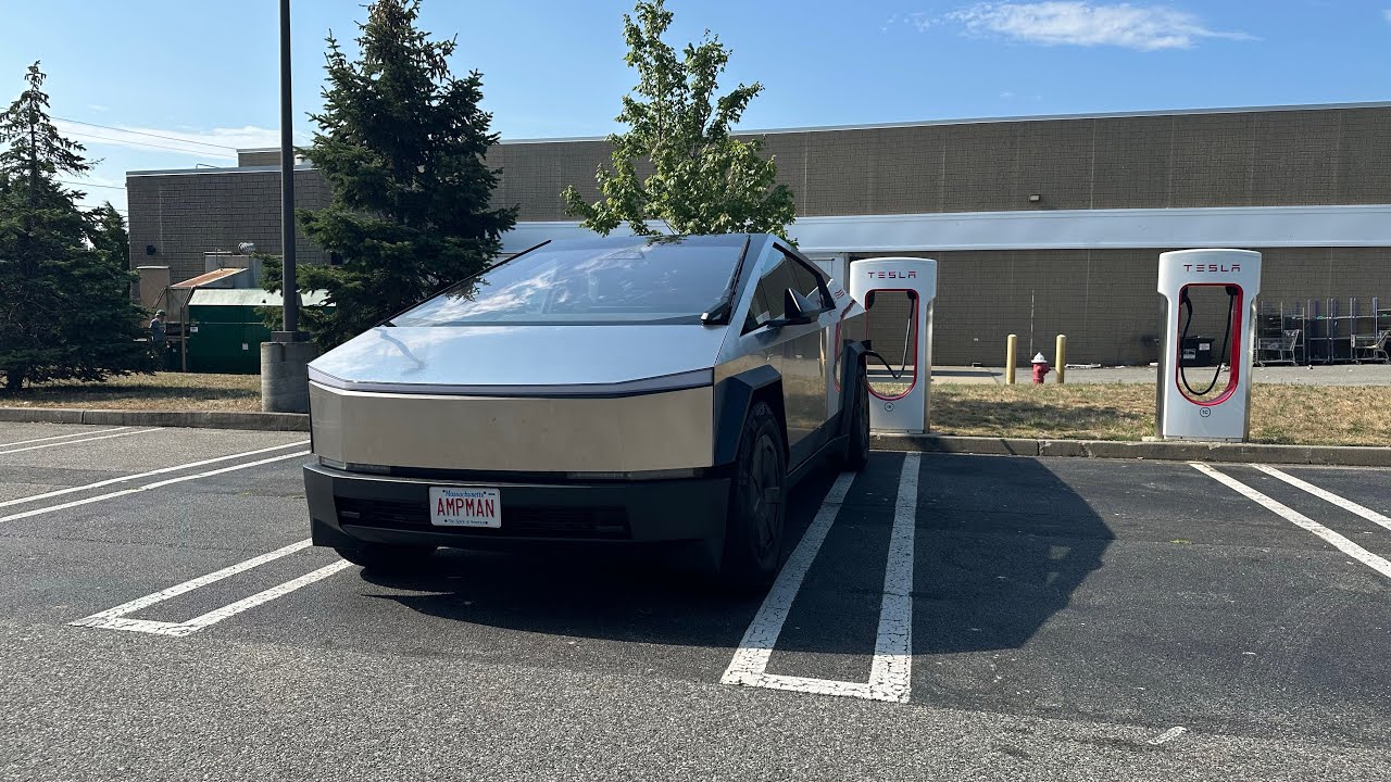 2025 Tesla CYBERTRUCK One Week Review