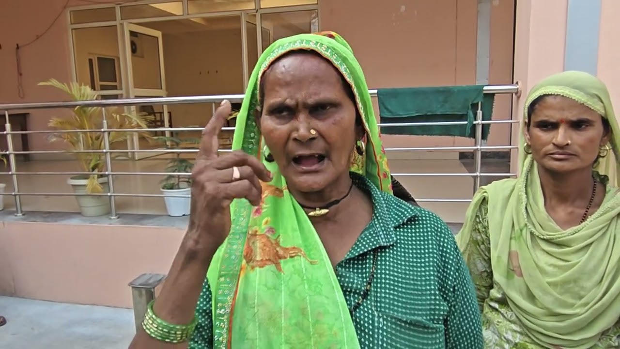 गांव में जुआ शराब को लेकर महिला नाराज सुनाई आपबीती 