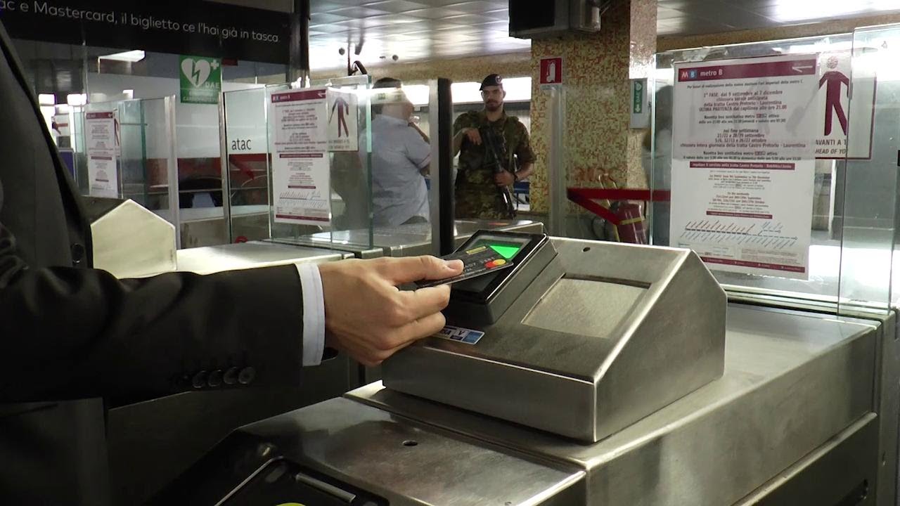 Tap&go, a Roma il biglietto dell'Atac si paga al tornello con la carta di credito
