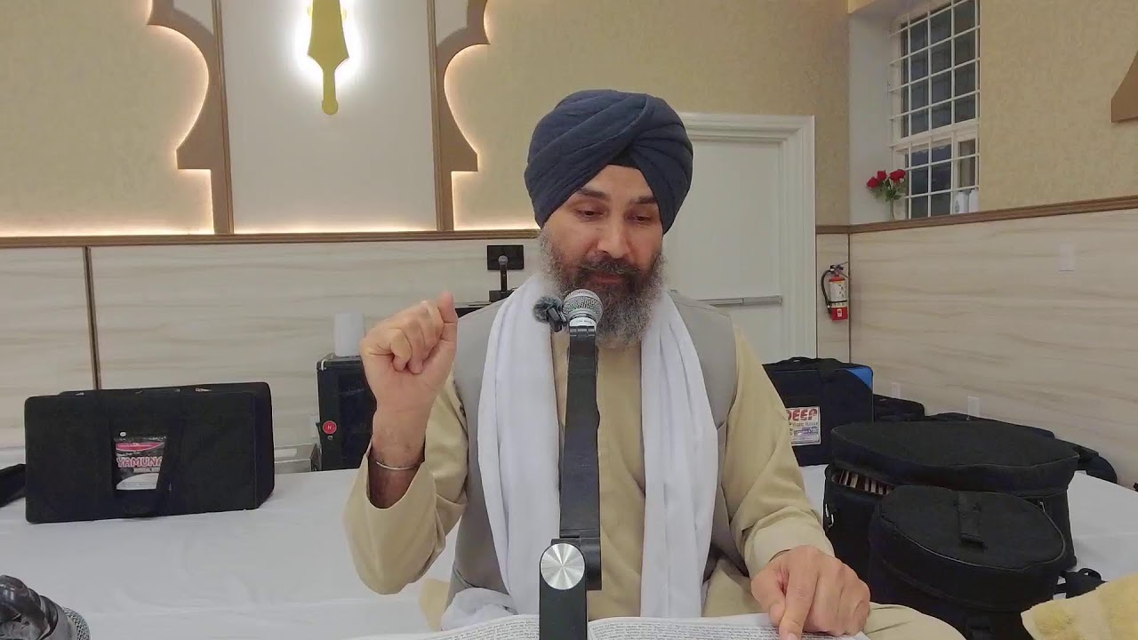 ਪਉੜੀ ॥ ਅੰਤਰਿ ਜਪੁ ਤਪੁ ਸੰਜਮੋ ਗੁਰ ਸਬਦੀ ਜਾਪੈ ॥