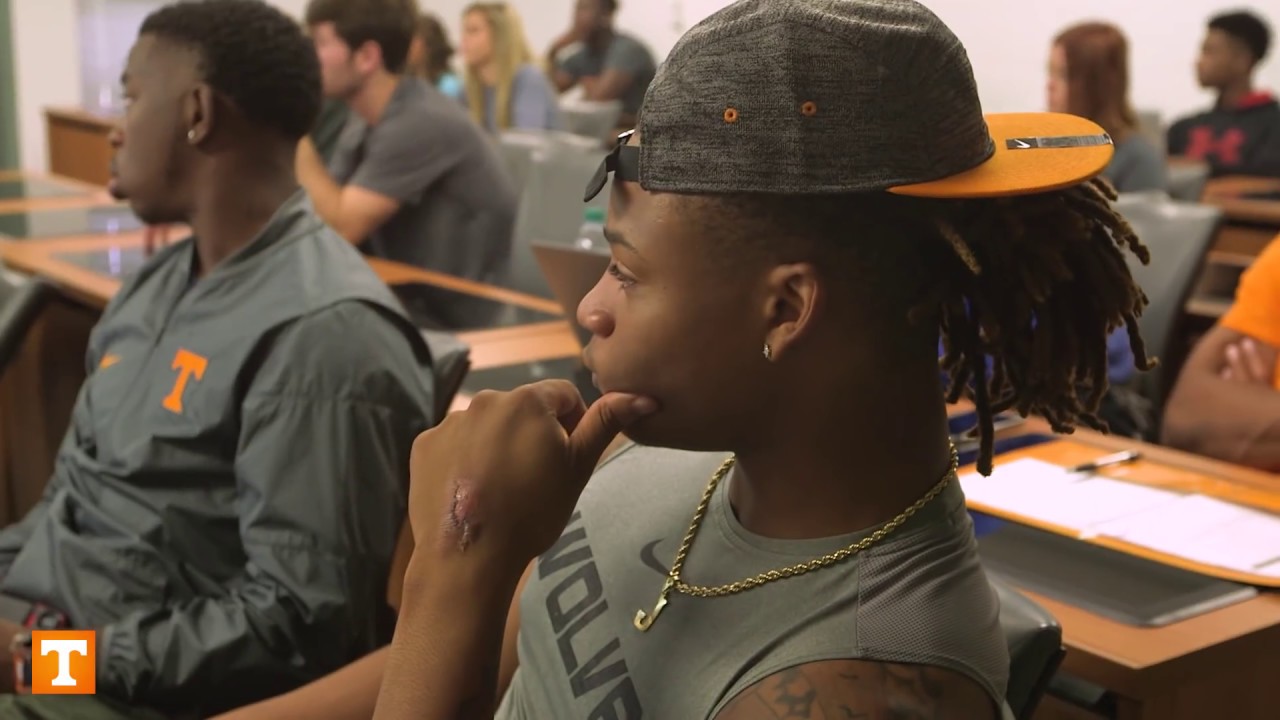 Tennessee Football | Summer Enrollee Move In 2018