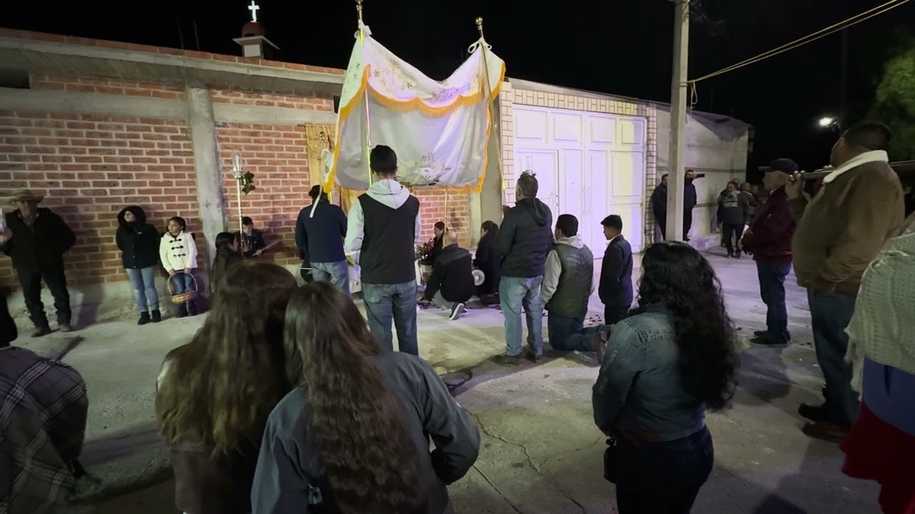 Procesión con el santísimo 