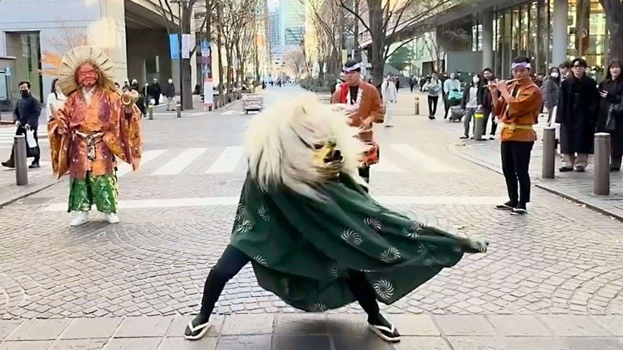 【 正月は獅子舞！】 新春を寿ぐキレッキレの獅子舞　厄払い 福招き 【 皇居・東京駅 丸の内通り 】