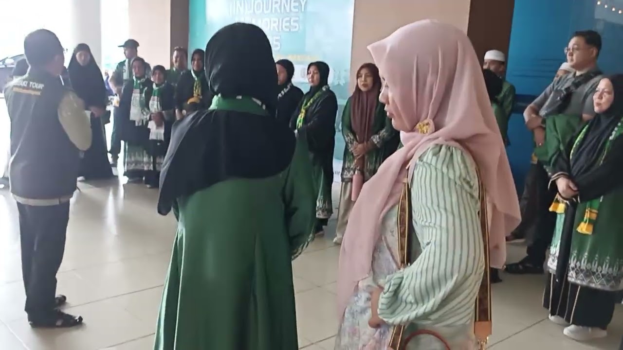Menghantar istri pergi umroh bersama rombongan DZAKI TOUR