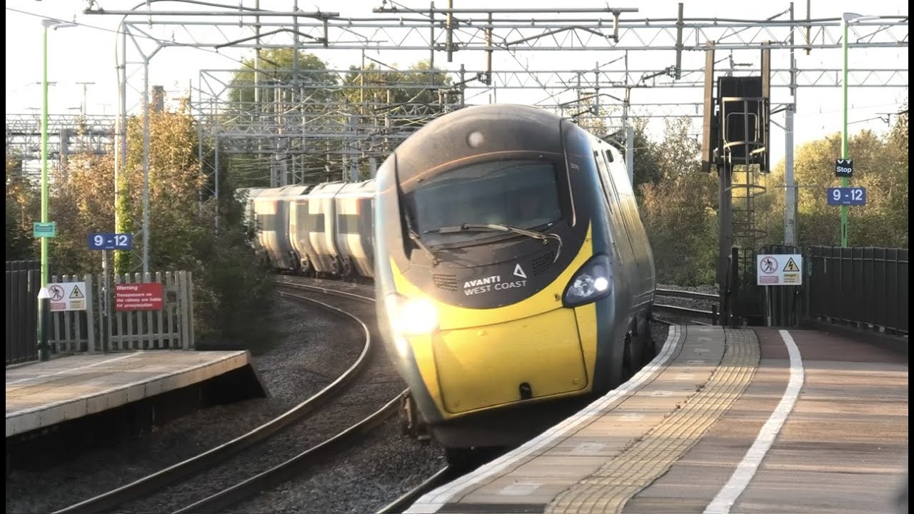 Epic Action At Wolverton station trains at Speed 24/10/23