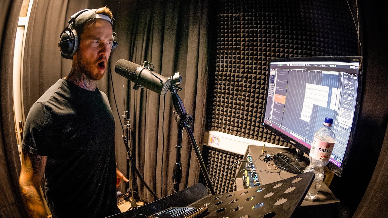Unser S&auml;nger Fabio im Studio mit Daniel von Eskimo Callboy f&uuml;r Feature bei Samurai Pizza Cats