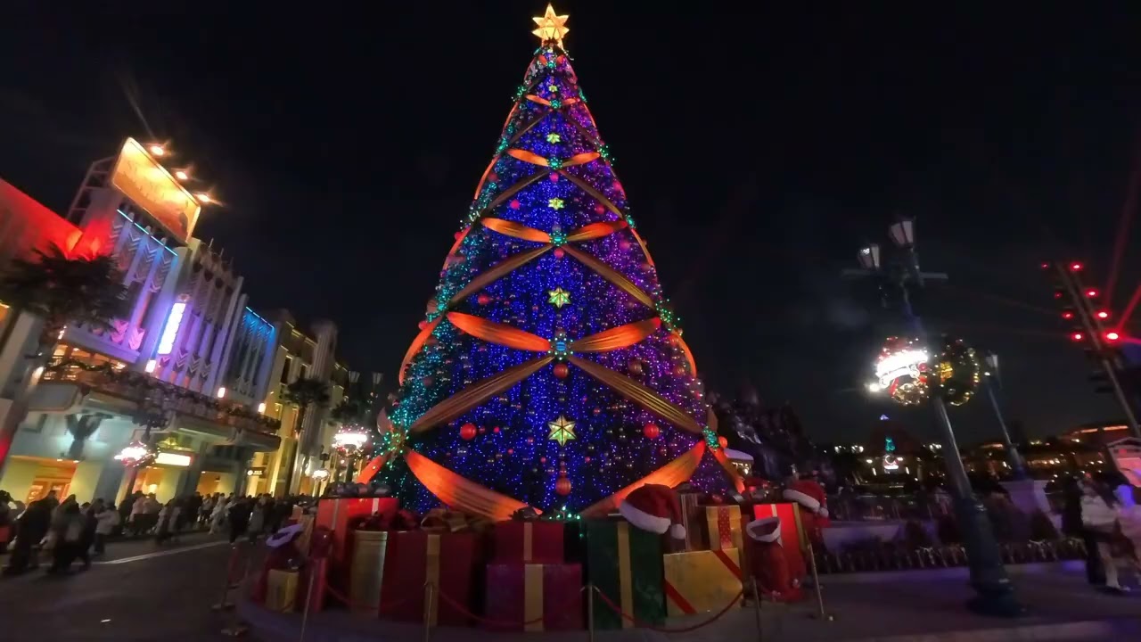 Universal Studios Beijing - Christmas Tree Lighting
