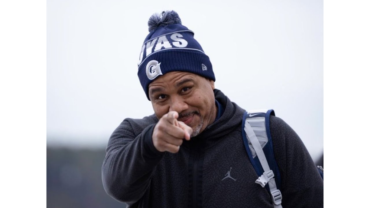 Реакция студентов: поддержка Georgetown Hoops на территории кампуса с Hoya Blue